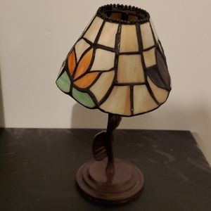 Tea light candle holder